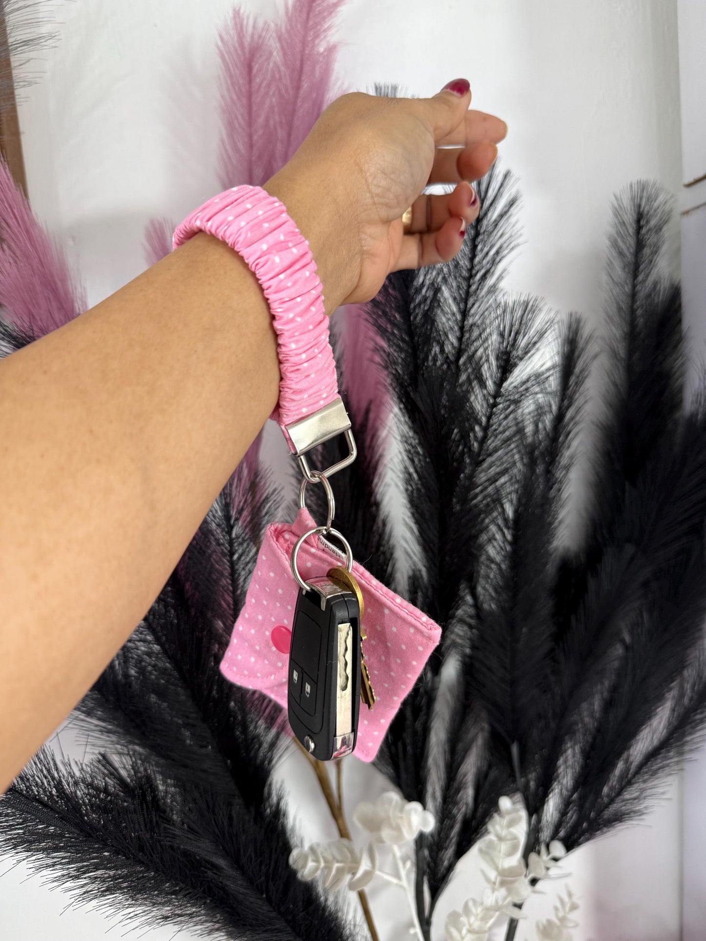 Scrunchie key holder with pouch/ Handmade key ring/ Wristlet/ Mini pouch / IPod pouch/ Mini wallet
