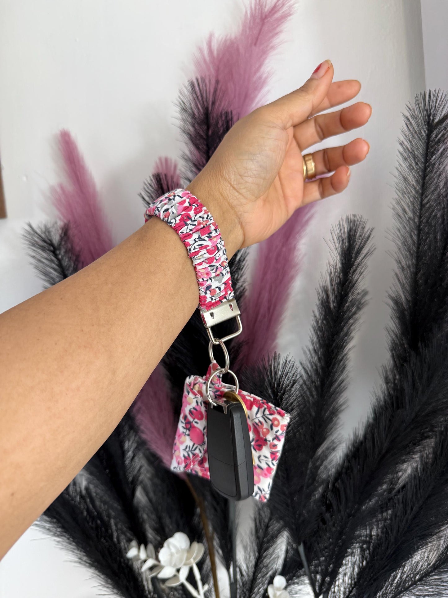 Liberty of London Scrunchie key holder/ Floral Key holder / Scrunchie key holder / wristlet / Coin pouch / keychain wallet /